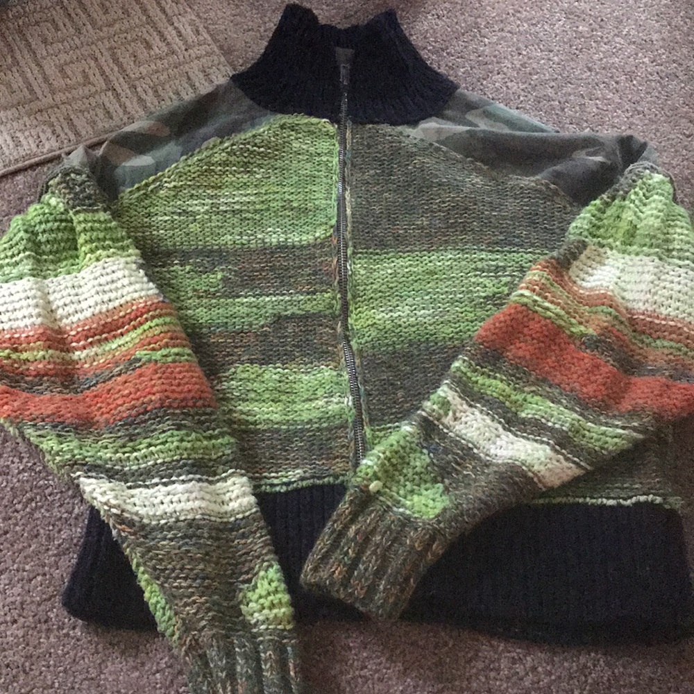 Free people zip up sweater camo
